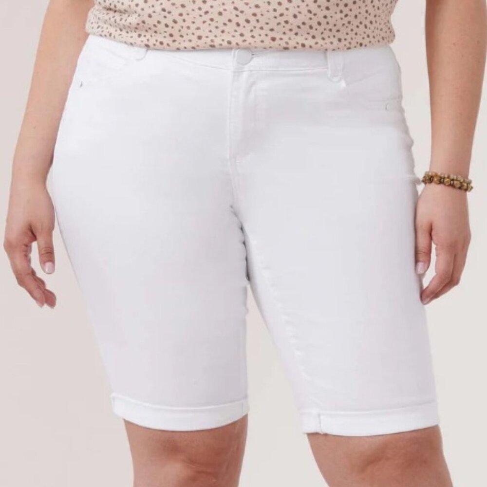Democracy Ab Solutions White Denim Booty Lift Plus Bermuda Shorts 22W